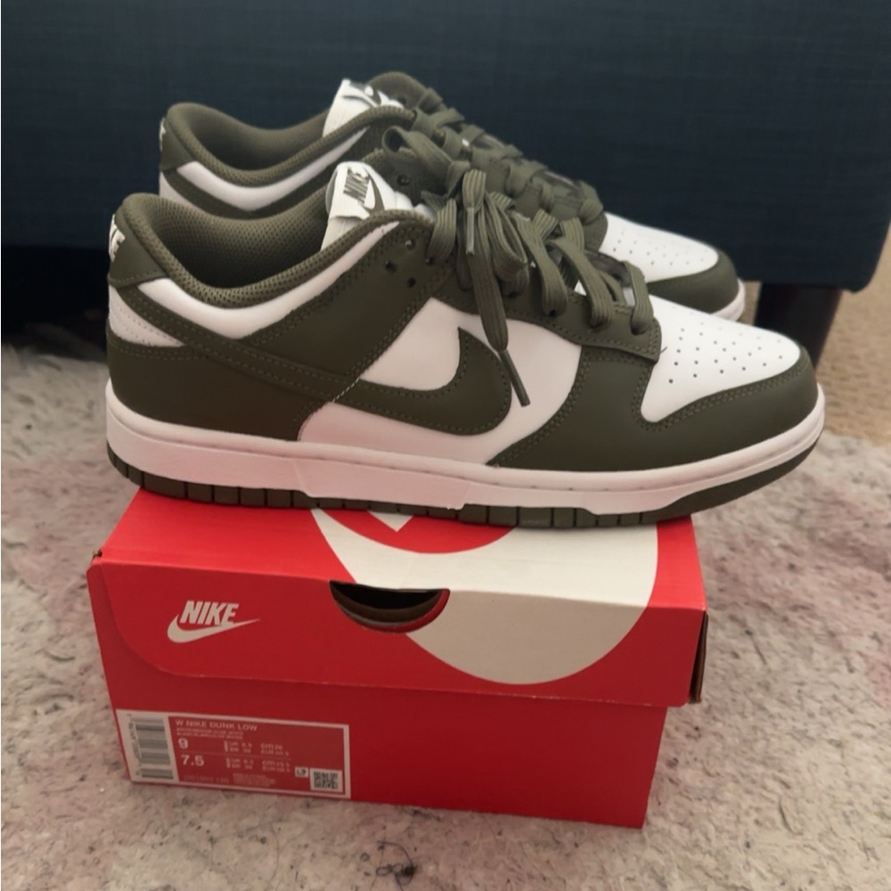 Olive green dunks